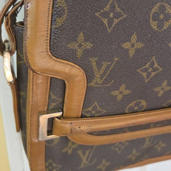 Vintage Louis Vuitton Crossbody Handbag - Picture 4 of 16